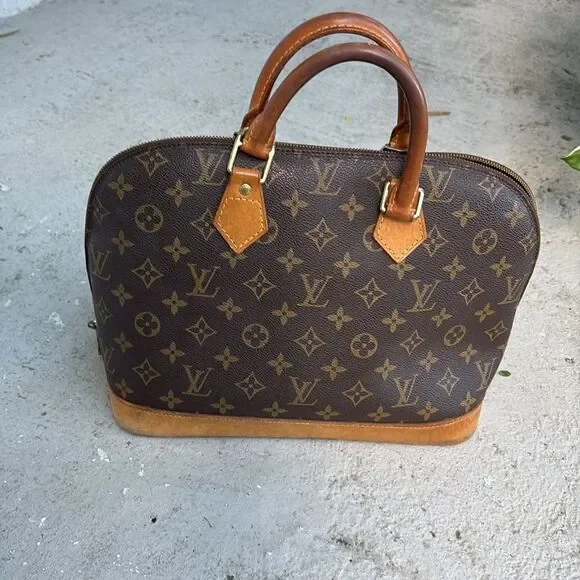Louis Vuitton Alma bag - Picture 2 of 9